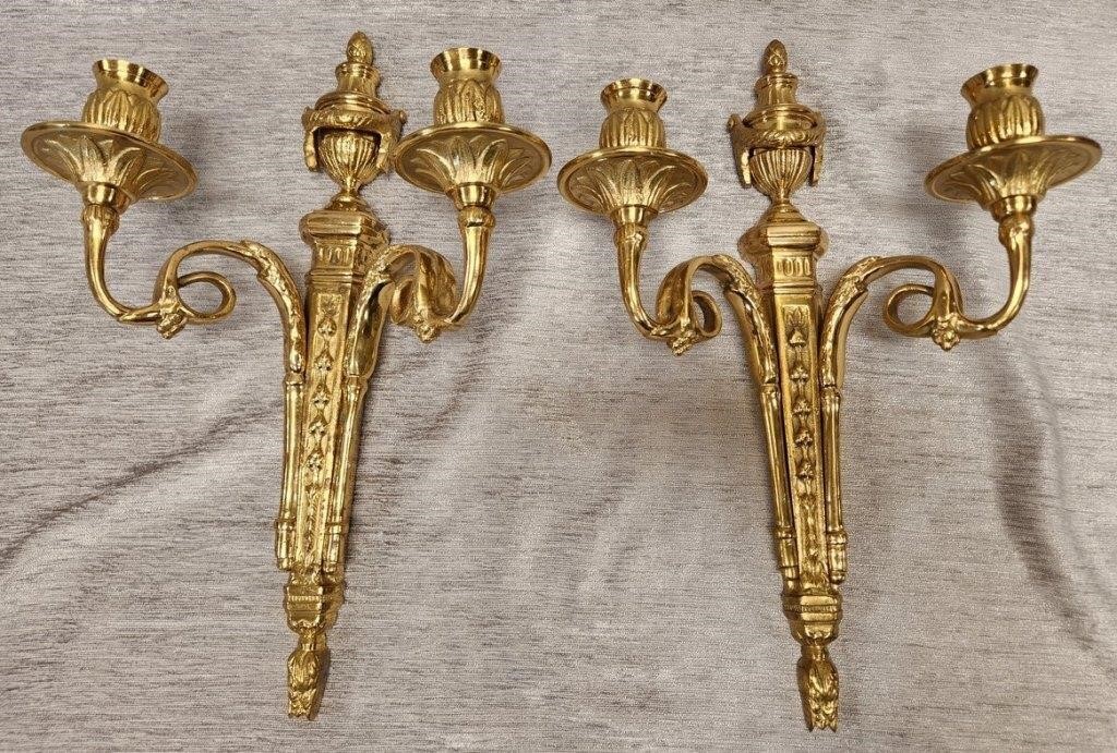 Z - PAIR OF BRASS SCONCE CANDLE HOLDERS (P205)