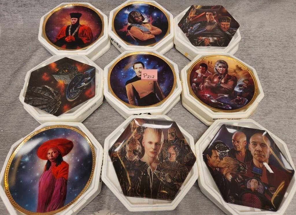 Z - LOT OF STAR TREK COLLECTIBLE PLATES (P212)