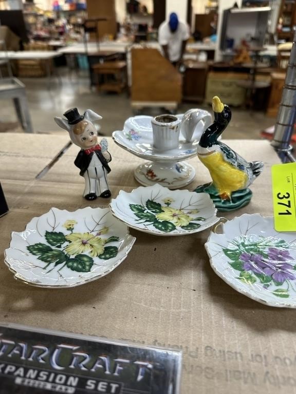 LOT OF MISC CHINA DECOR / FIGURINES