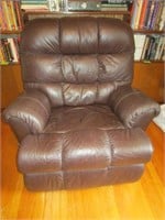 NICE LEATHER RECLINER - PICK UP ONLY