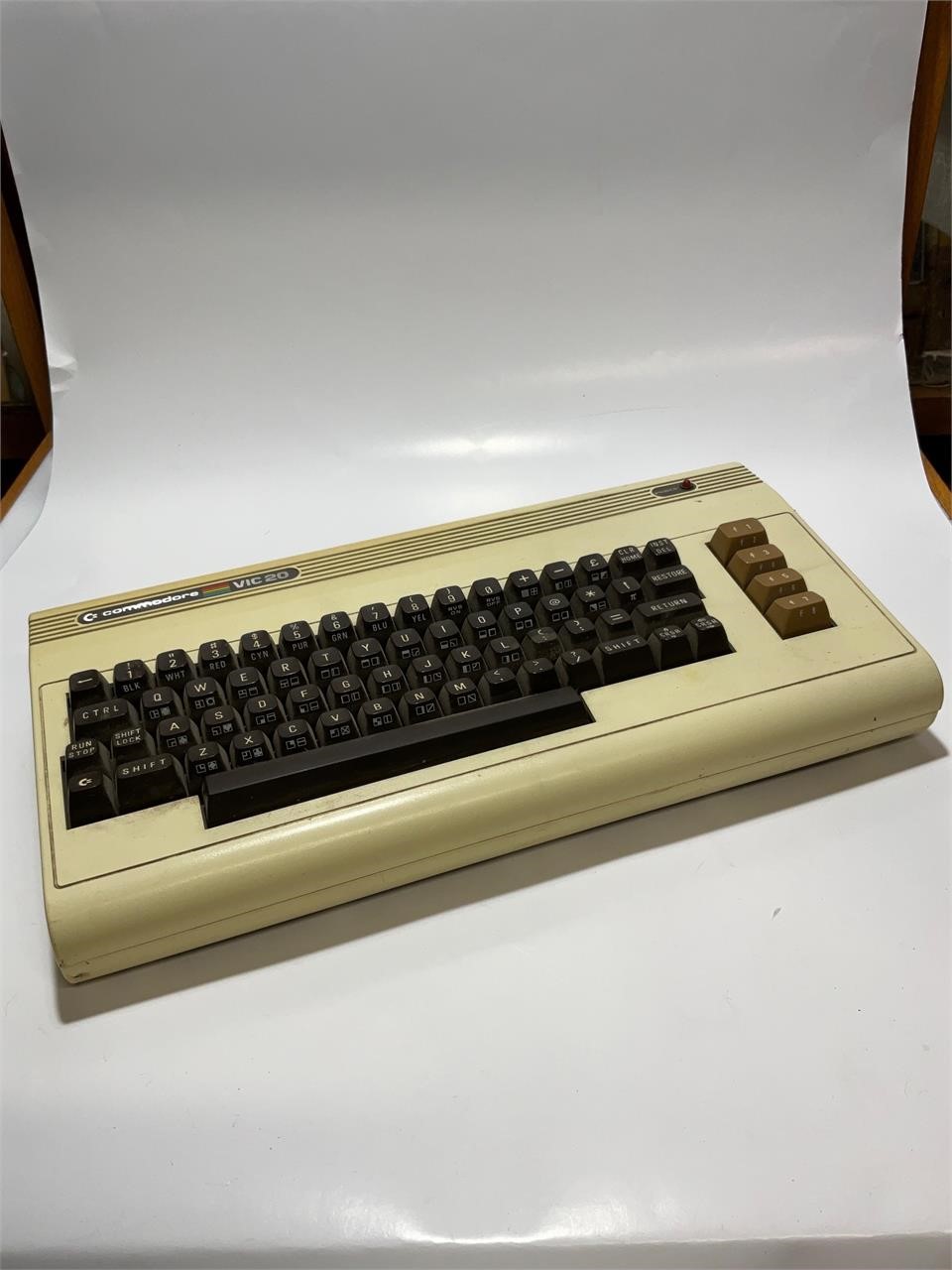 Commodore VIC 20, turns on