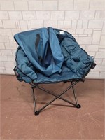 Comfy folding lawn chair like new condition