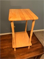 Small wood side table sizes in pics