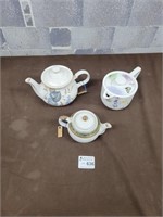 3 Vintage tea pots