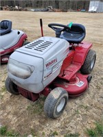 WHITE LT175 RIDING MOWER - DROVE IN LINE