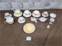 Tea cup/saucer sets and tea pot