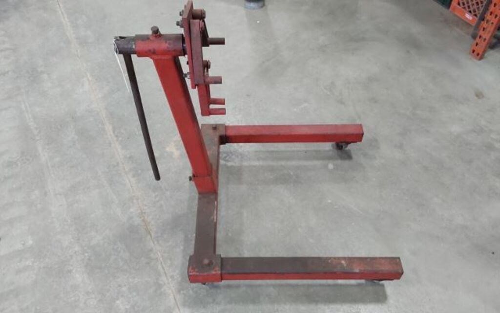 ENGINE STAND ON WHEELS WITH ROTATION HANDLE