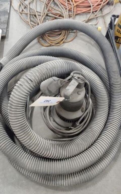 SUBMERSIBLE WATER PUMP AND HOSE
