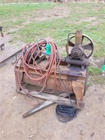 ANTIQUE AIR COMPRESSOR - WORKING WHEN REMOVED