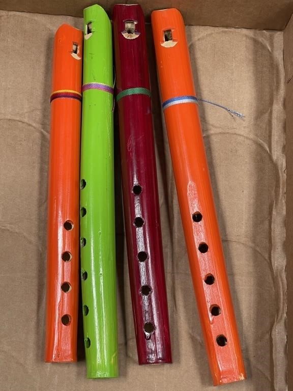 4 multicolor wood flutes