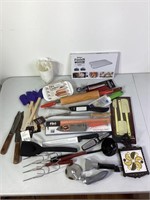 Kitchen Knives & Utensils