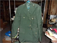 green coat men's military great buttons etc 44 reg
