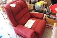 LIKE NEW ELECTRIC LIFT CHAIR, LOOKS BRAND NEW