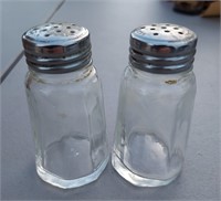 SALT AND PEPPER SHAKERS GLASS RETRO STAINLESS TOPS