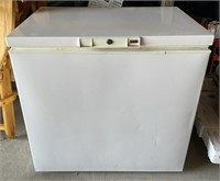 Kenmore Chest Freezer (36"W x 27"D x 25.5"H)
