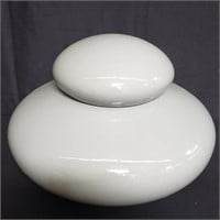 Ceramic Jaru covered jar