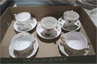 COLLECTION OF ENGLISH TEA CUPS & SAUCERS