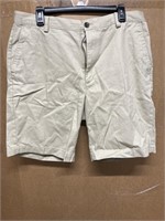 Size 36 Amazon essentials men shorts