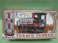 NIB ERTL Die Cast Texaco 1910 Mack Tanker Bank