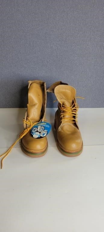 STATUS WORK BOOTS SIZE 7