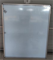 (ZZ) Noticeboard Extra-flat Glazed Case Lockable