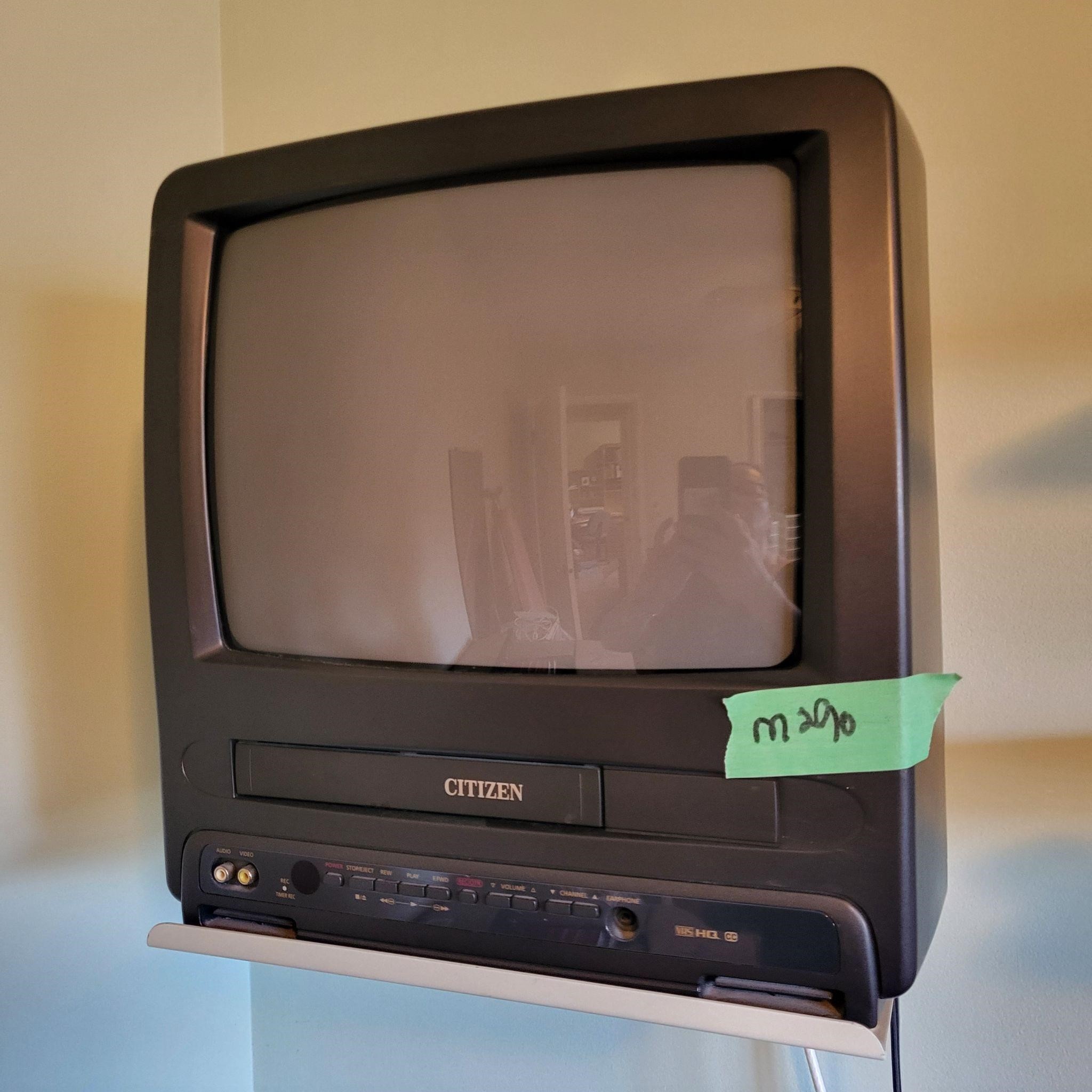 M290 Small TV w VHS player