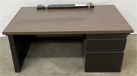 (ZZ) Metal & Wood Desk With 2 Keys On Drawer,