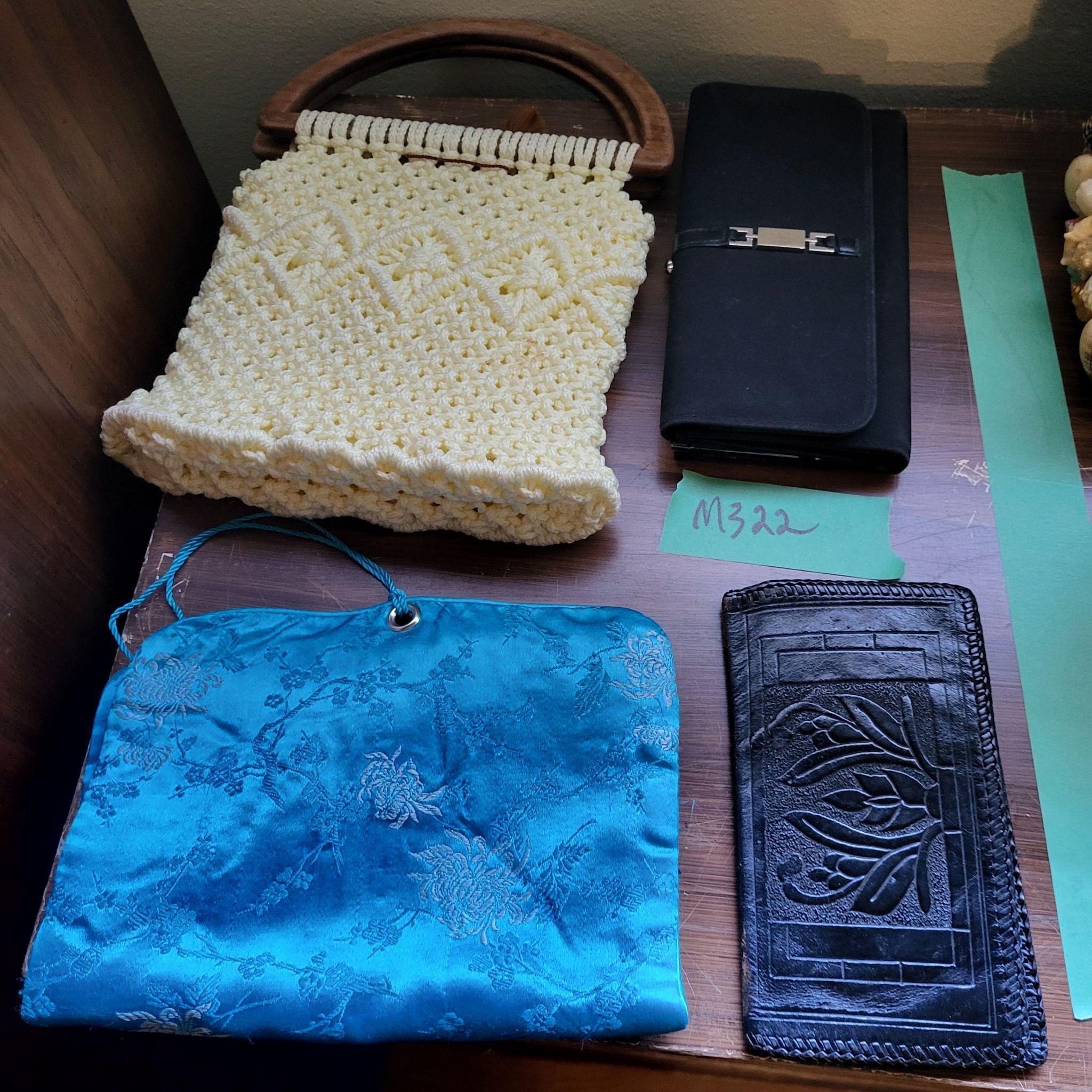 M322 Small evening purses and wallet