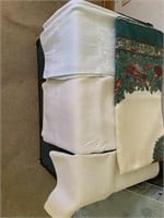 Tablecloths:  76"x58" damask w/stains; 115"x58'