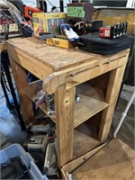 WOODEN SHOP STAND