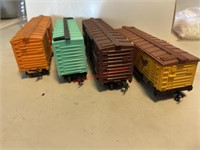 Lot of 4 Model Train Cars (hallway)