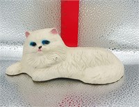 Vintage Chalk ware white kitty blue eyes