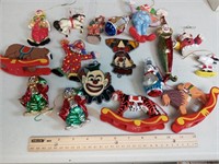 F4) Vintage Christmas ornaments lot