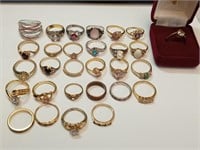 OF) Lot of 29 nice assorted rings