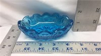 F13) VINTAGE OVAL TEAL BLUE ASHTRAY WITH MOON &