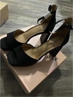 F9)New Women’s Wild Pair Size10 Black chunky heels
