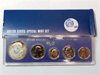 Uncirculated 1967 special Mint set with silver