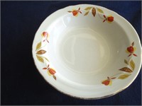 (E3) 5-1/2" Jewel Hall autumn leaf bowl. No