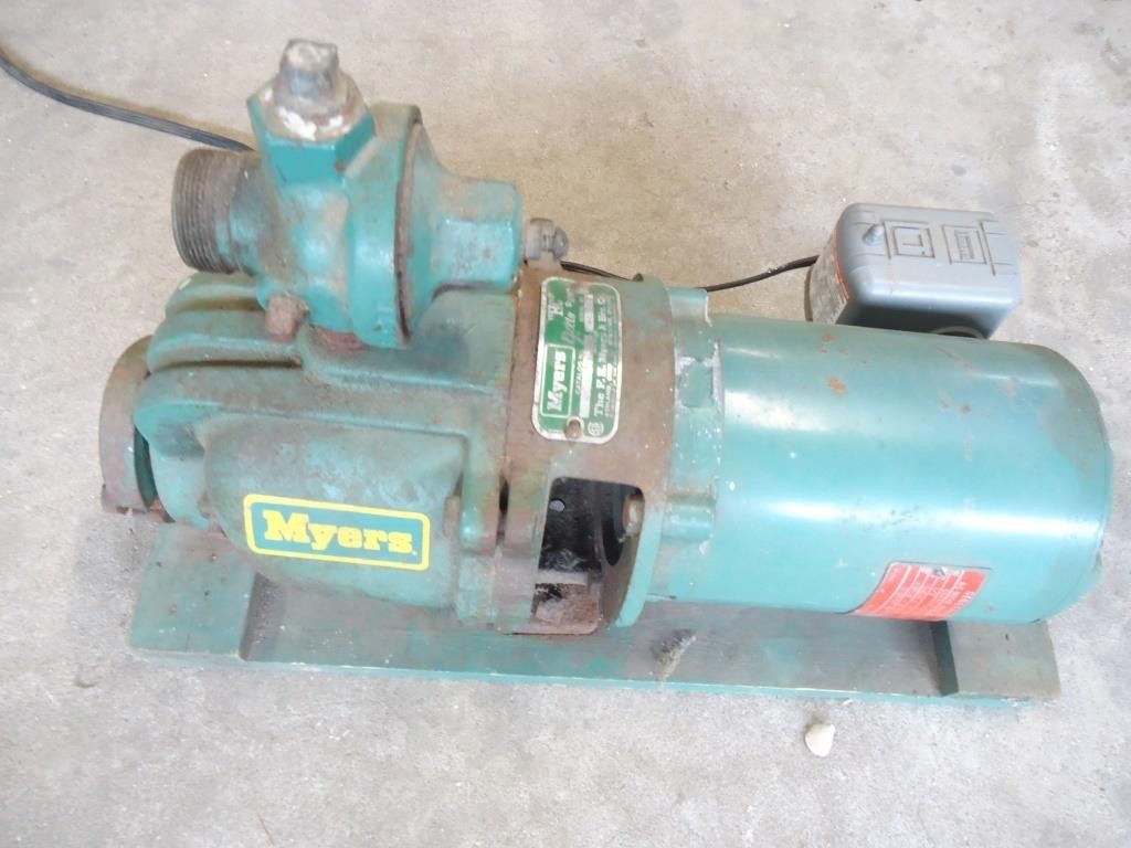 E3) Myer's 1/2 H P deep well water pump. 115/230 V