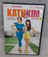 C12) Kath & Kim Season 1 DVD 2 Disc Set