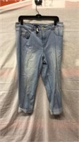 WOMEN'S CAPRI JEANS SIZE 14