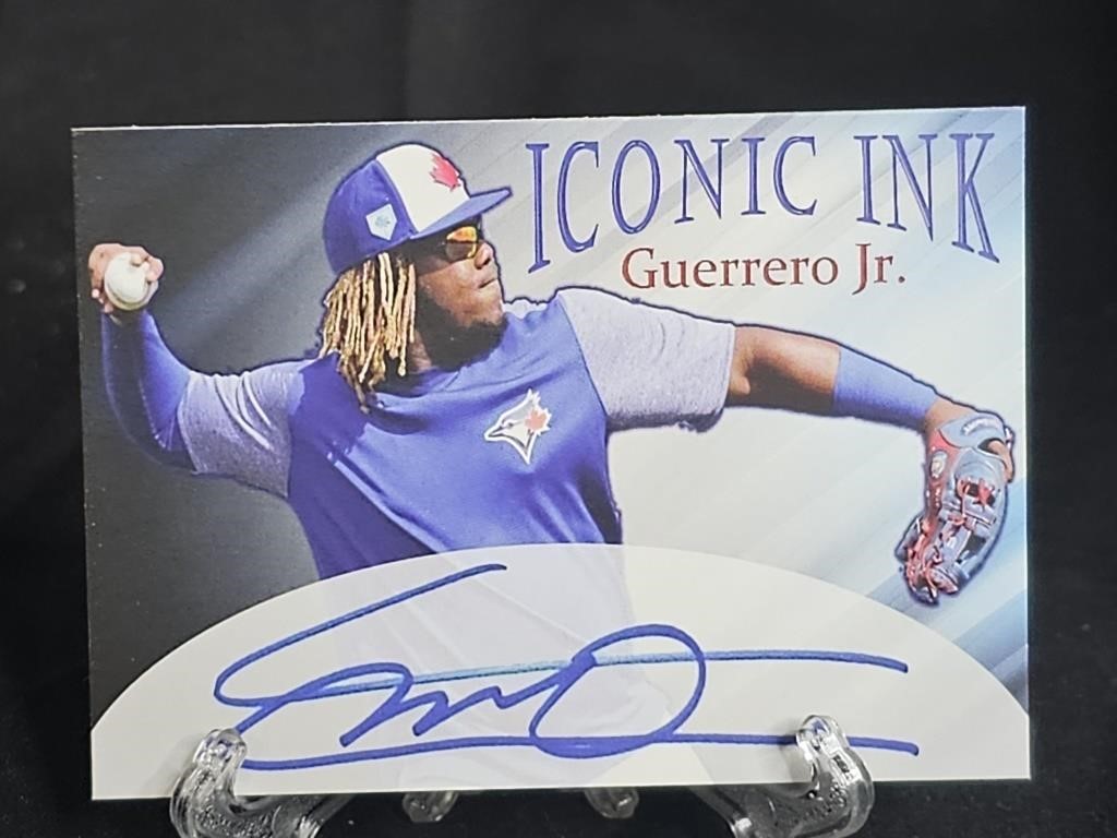 Iconic Ink Guerrero Jr Facsimile Autographed card