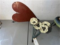 METAL FLOWER AND HEART DECOR