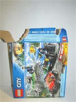 Lego Dirt Road Pursuit, Open Box