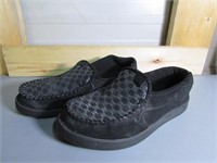 Mens DC Slip on Shoes Sized 10