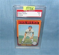Robin Yount 1975 Topps graded rookie baseball card