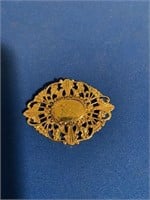 Gold Brooch with Middle Initial Plate (sPe)