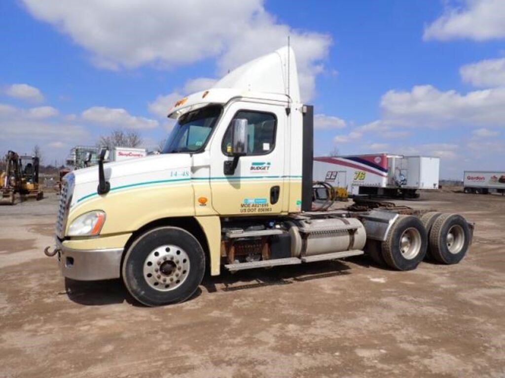 2014 Freightliner CA125DC Cascadia T/A Hiway Tract