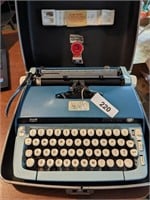 Smith Corona Portable Manual Typewriter in Case