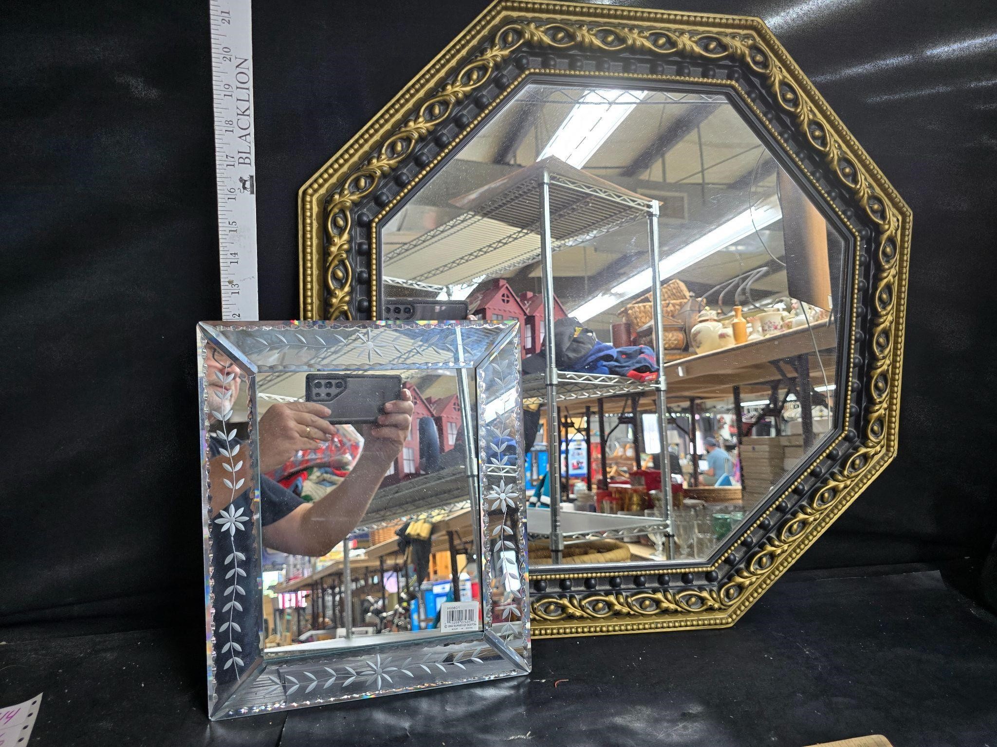 Pair of mirrors